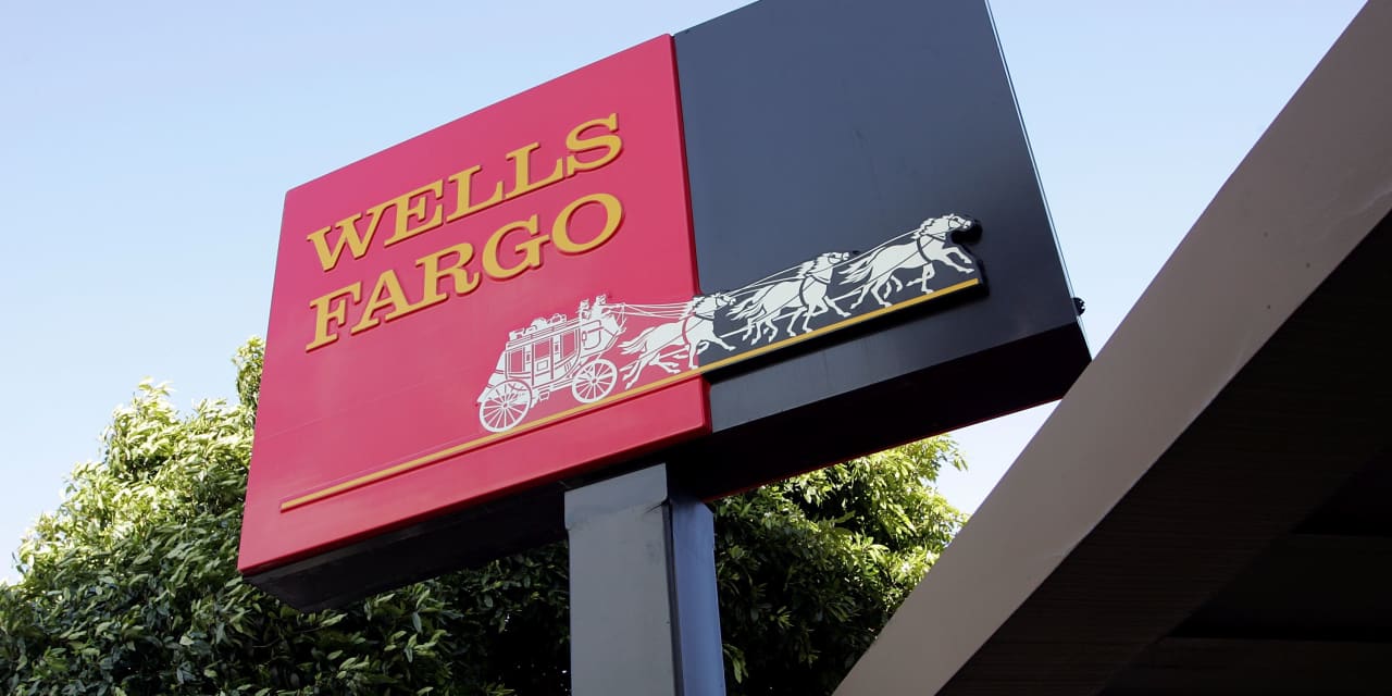 Wells Fargo resuelve demanda de accionistas de $ 1 mil millones: informe