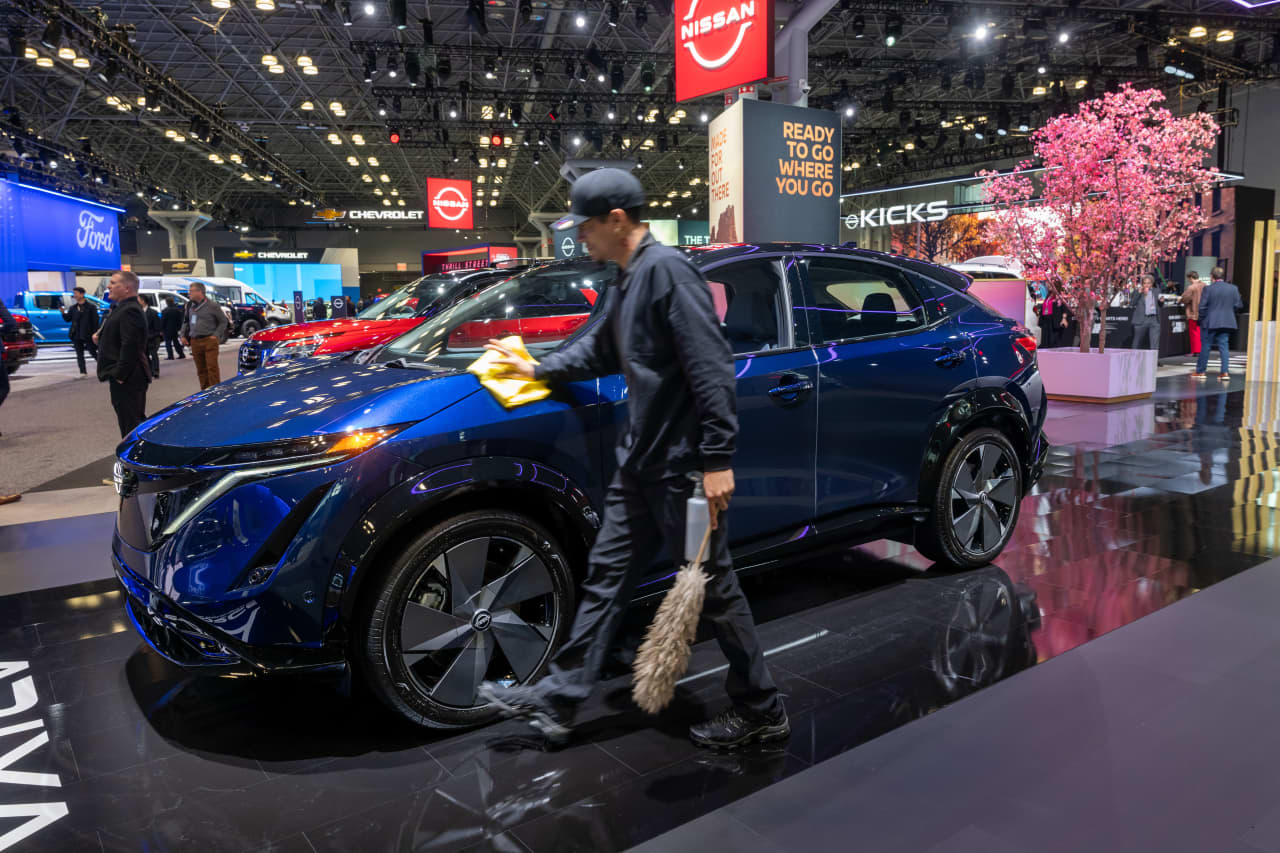 Car buyers drove sales to a 4-year high to beat tariffs. Now sales are running out of gas.