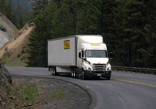 J.B. Hunt sees lower volumes, weaker demand; stock drops 6%