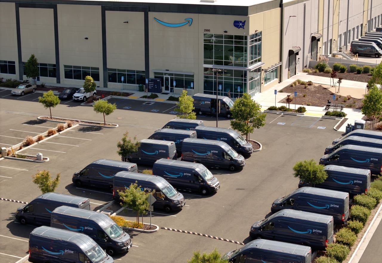 More than 100 workers walk off job at Amazon air hub, Teamsters say, in wake of record Prime Day