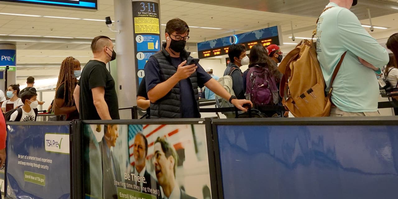 #Coronavirus Update: Experts dismayed by response to face mask mandate ruling as airlines immediately drop requirement — in some cases mid-flight