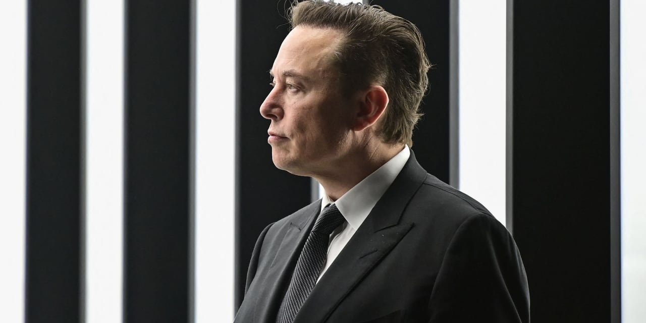 #: SpaceX paid $250,000 to settle sexual misconduct claim against Elon Musk: report