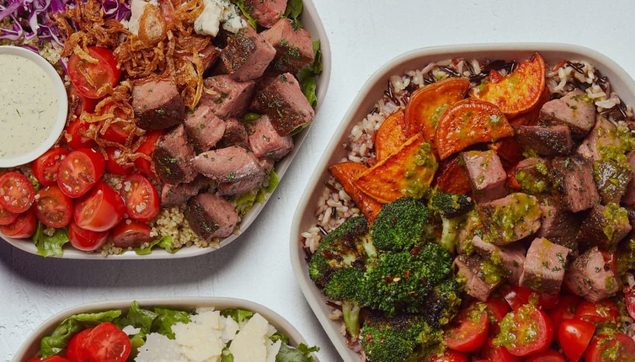 Steak, dinner and more men: These have been keys to Sweetgreen’s recent growth