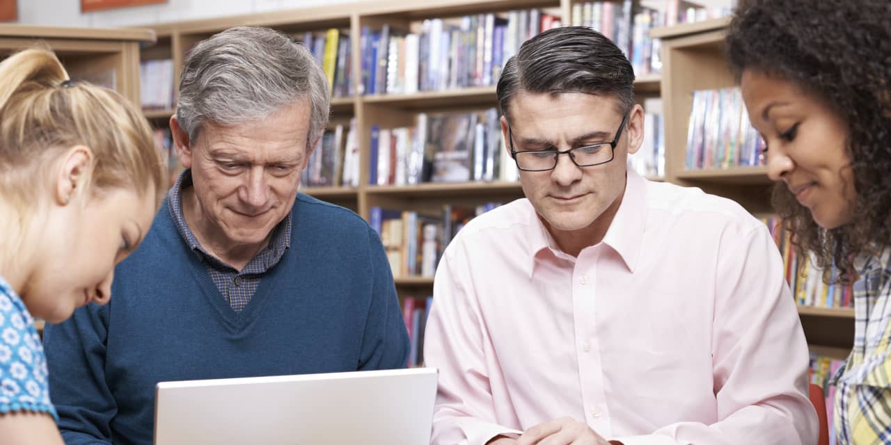 ¿Aprender algo nuevo en la jubilación?  Encuentra una universidad apropiada para tu edad