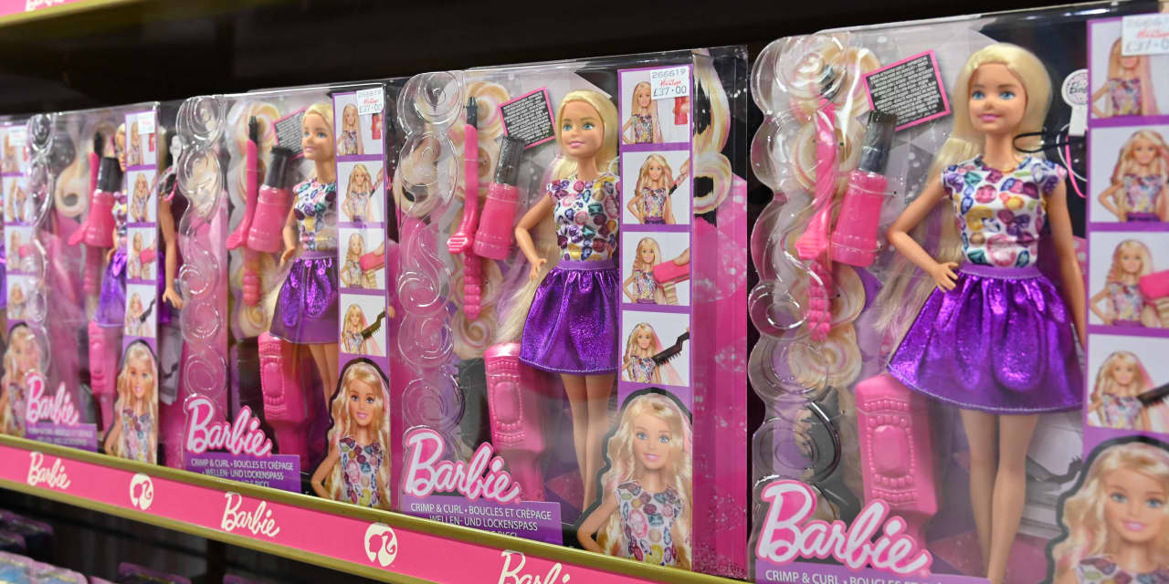 Mattel dice que los minoristas son escépticos acerca de abastecerse de juguetes, pero mantienen las perspectivas