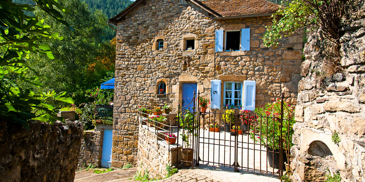 #International Living: 10 reasons to consider retiring in the “poor man’s Provence”