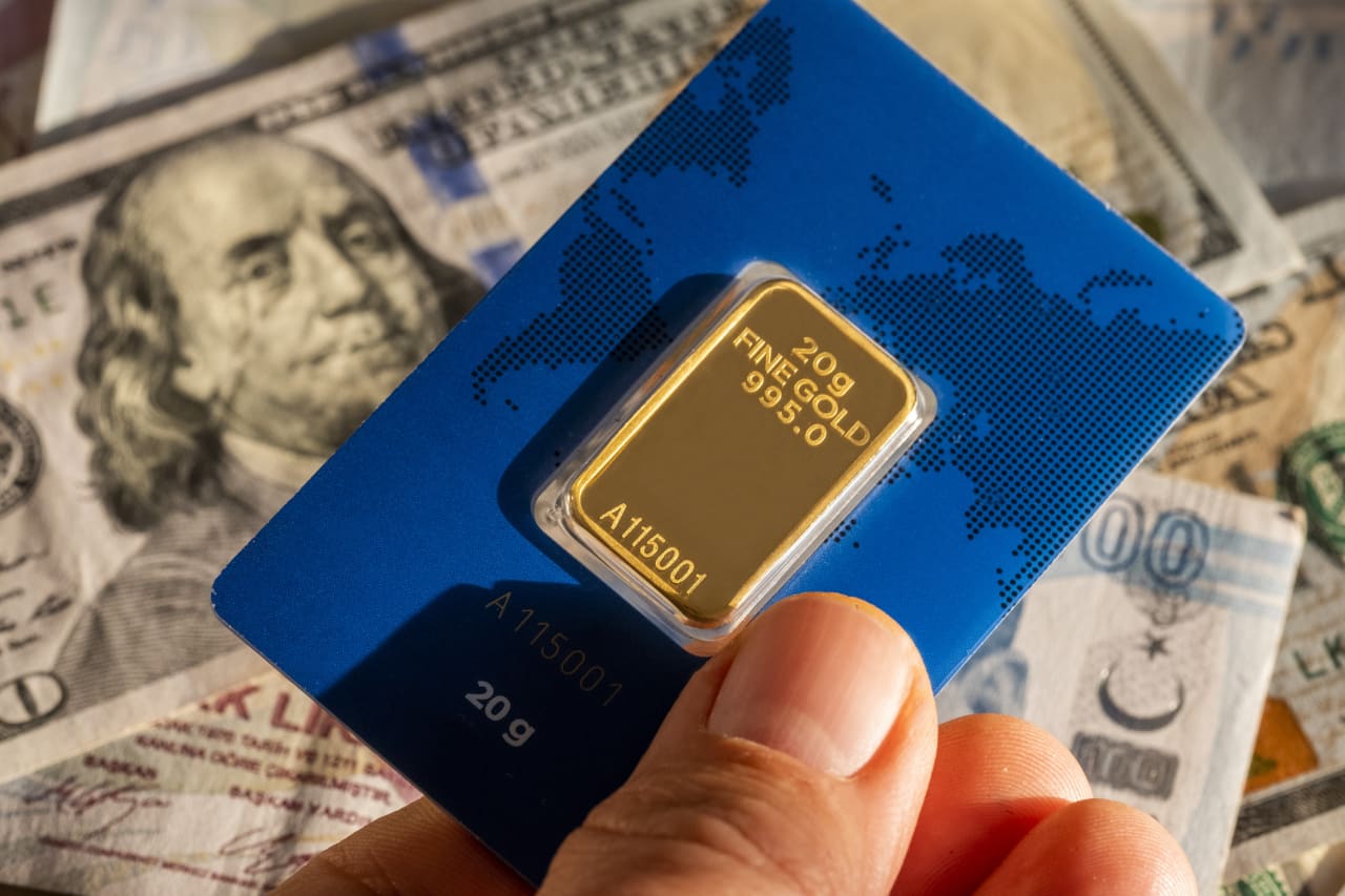 Some central banks have been selling their gold. That doesn’t mean you should too.