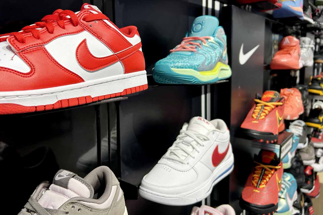 Nike’s stock is struggling, but analysts see these positives from Dick’s Sporting Goods’ results