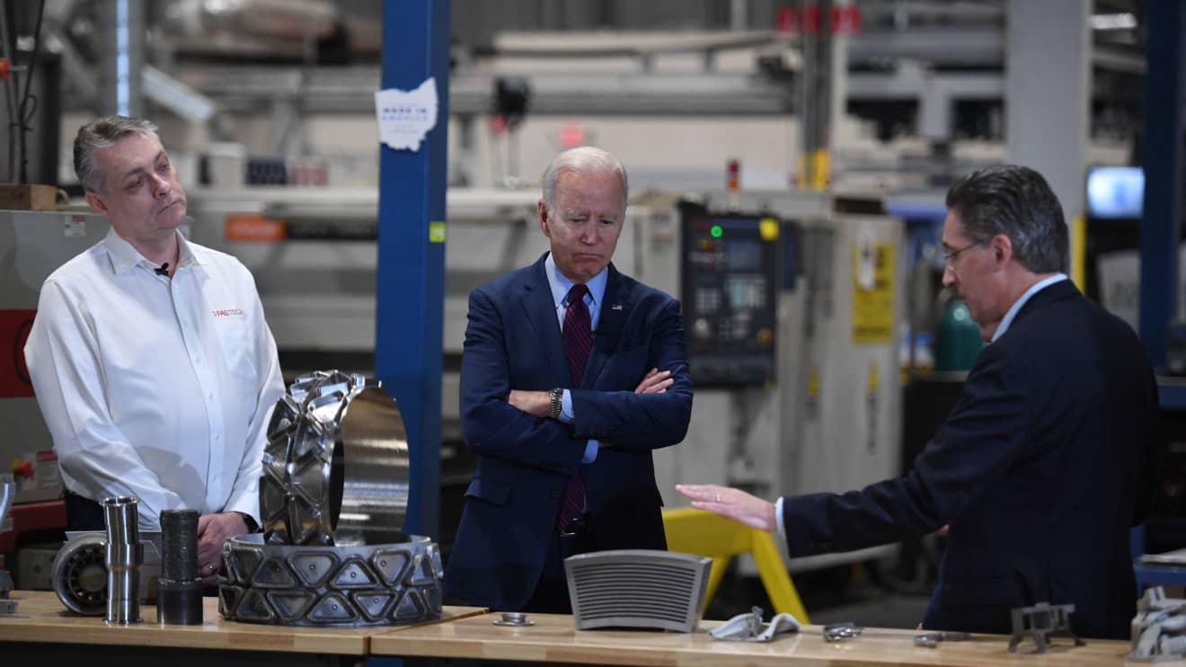 tim-ryan-democrats-senate-nominee-in-ohio-skips-biden-s-events-in