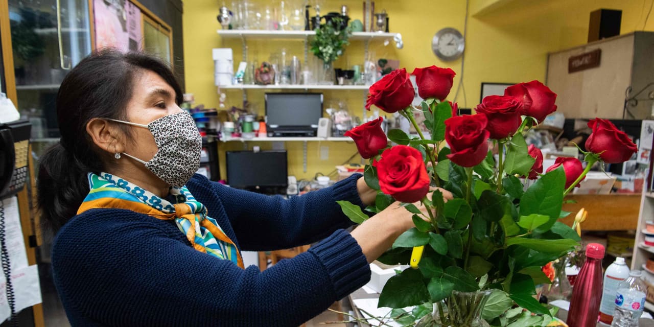 #: Will inflation be the thorn on the rose this Mother’s Day? One florist says costs grew by 50 cents to $3 per stem