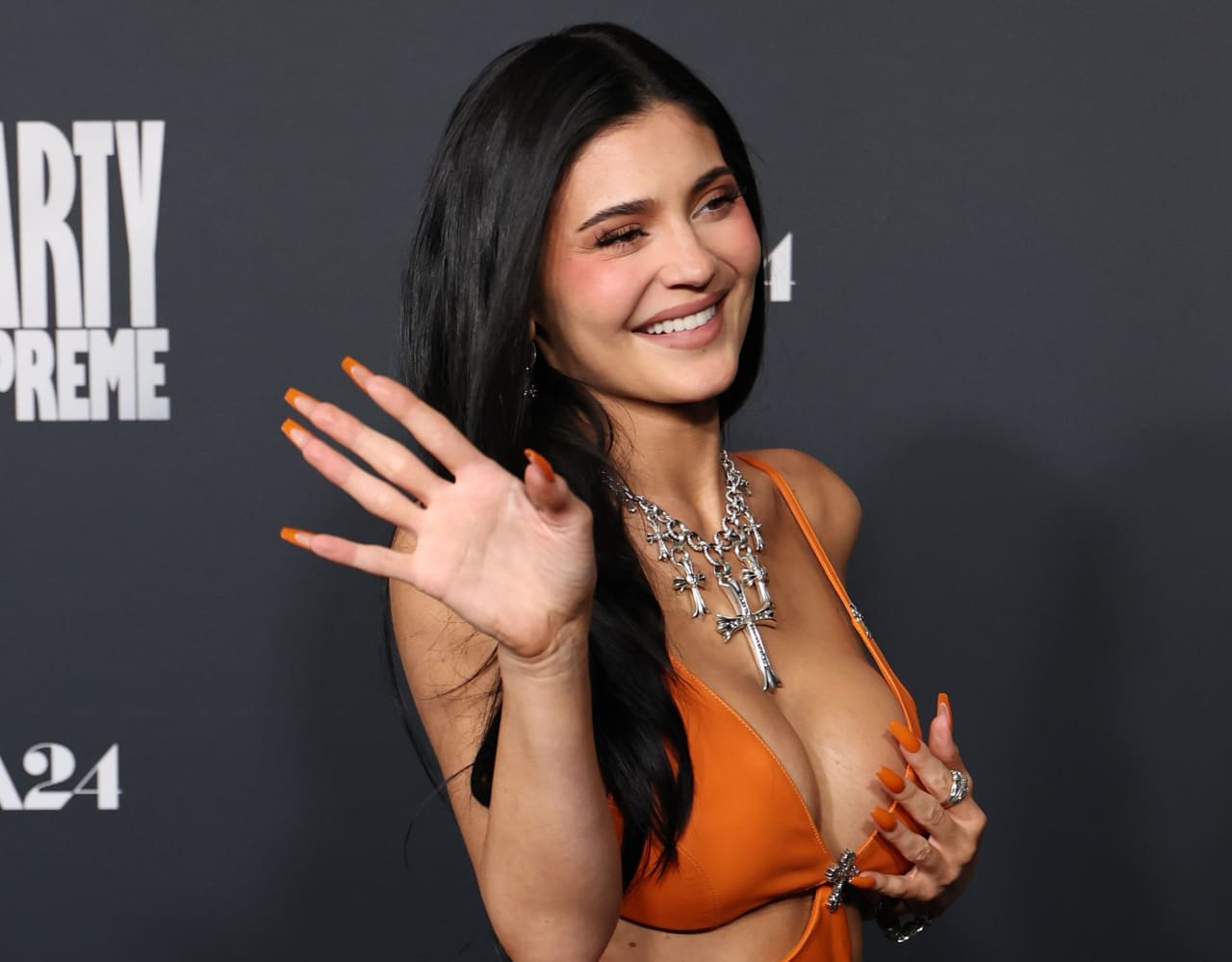 Kylie Jenner lists ‘modern fortress’ in swanky SoCal neighborhood for $48 million