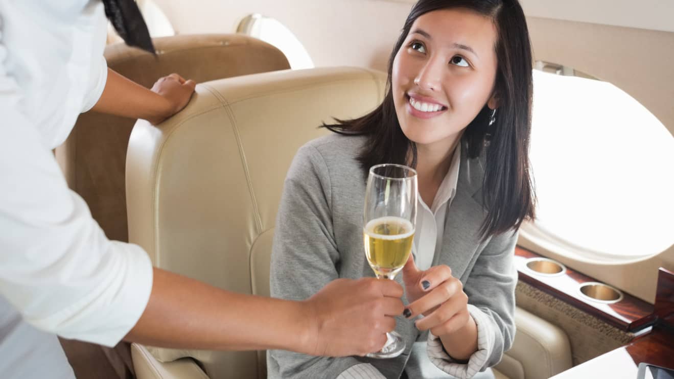 You may finally be able to get drinks on flights again