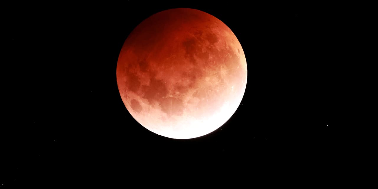 Where to watch the Super Flower Blood Moon total lunar eclipse this weekend