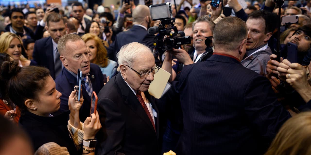 Three lessons from Warren Buffett worth paying attention to right now