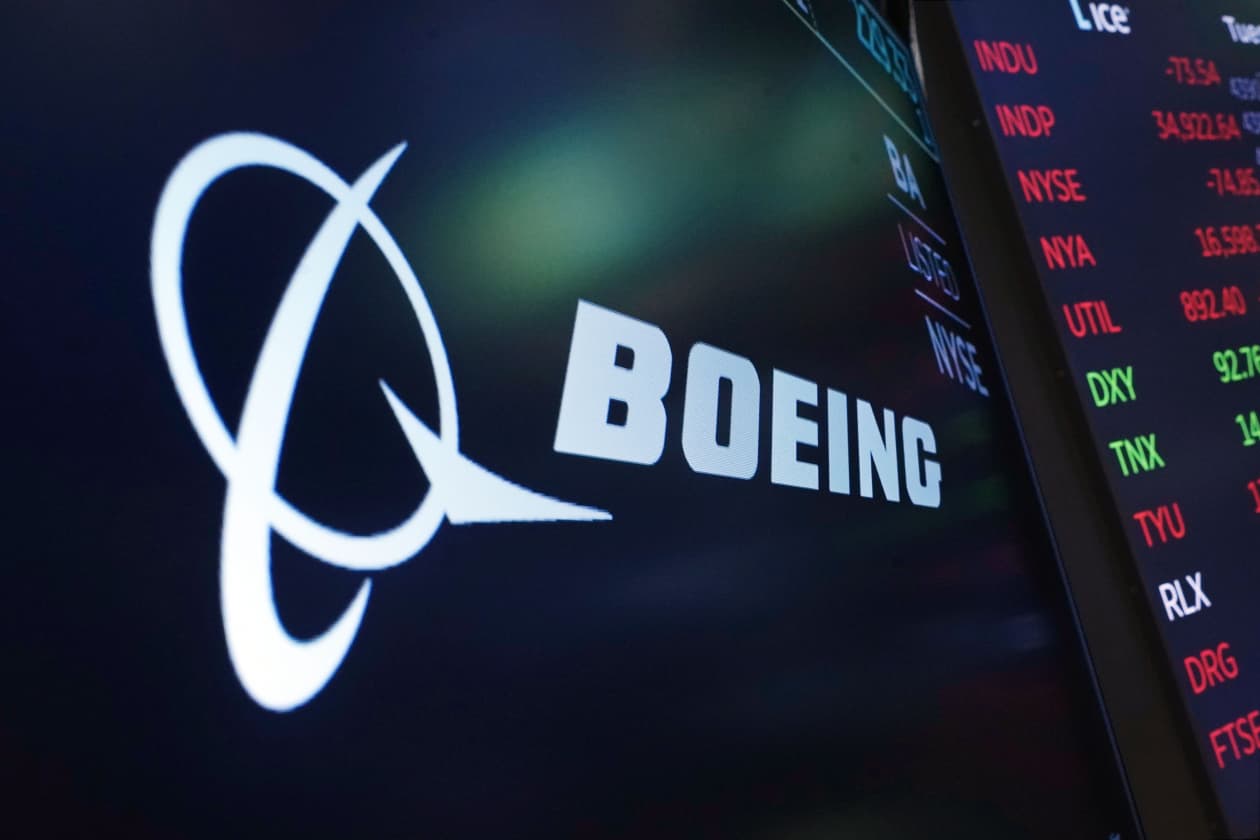 Boeing locks out its private firefighters around Seattle over pay ...