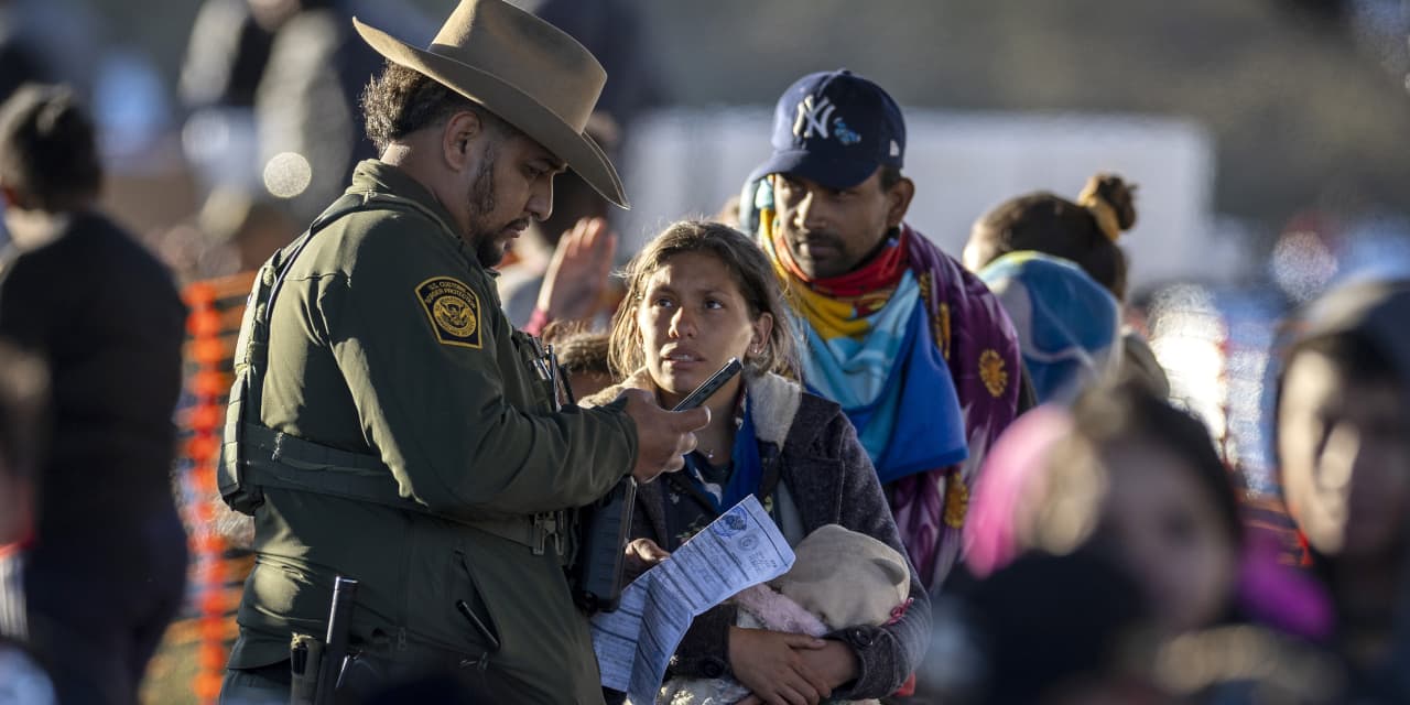 House Republicans trek to southern border and press case for Mayorkas impeachment - Vimarsana News