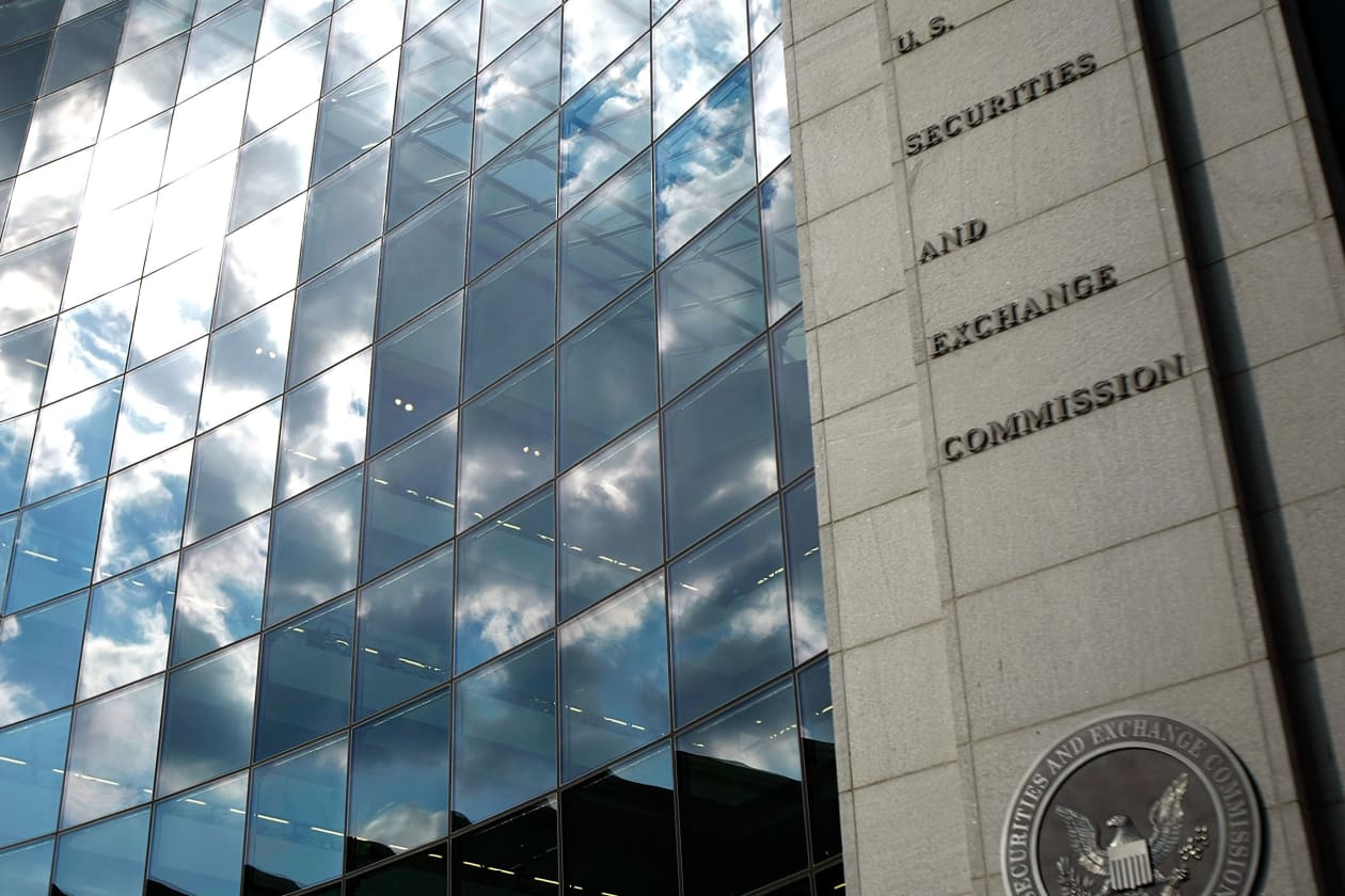 SEC is reportedly checking banker cell phones in a Wall Street ...