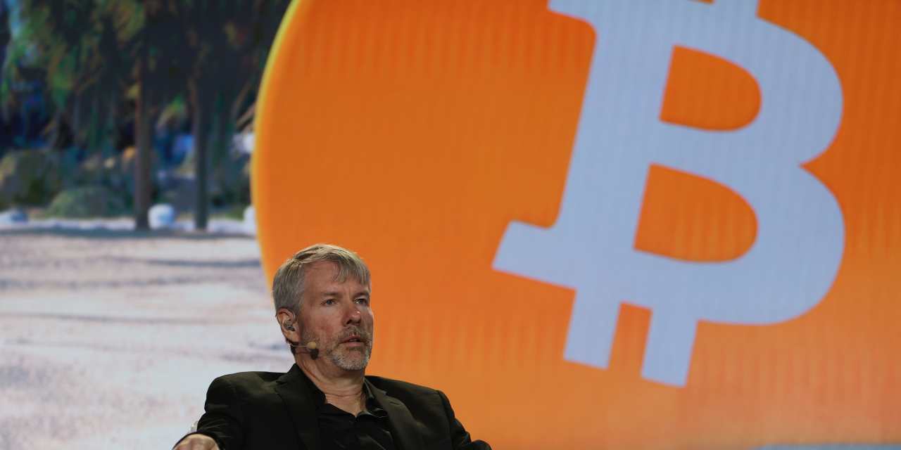 Strategy’s stock falls to 7-month low. Why the leveraged bitcoin play is losing steam.