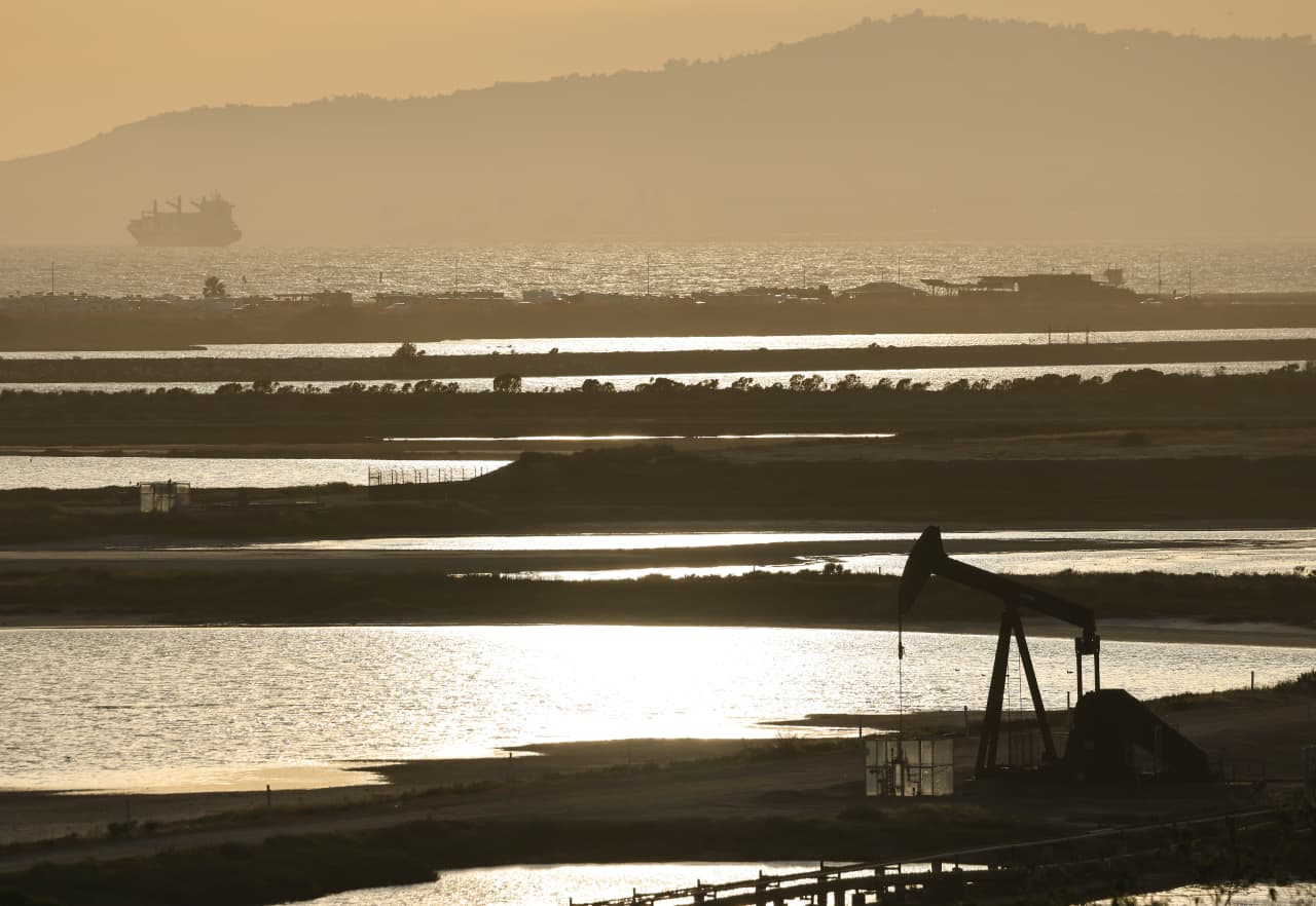 Global oil contract tops $110 after reports that Trump unhappy with proposal from Iran to end war