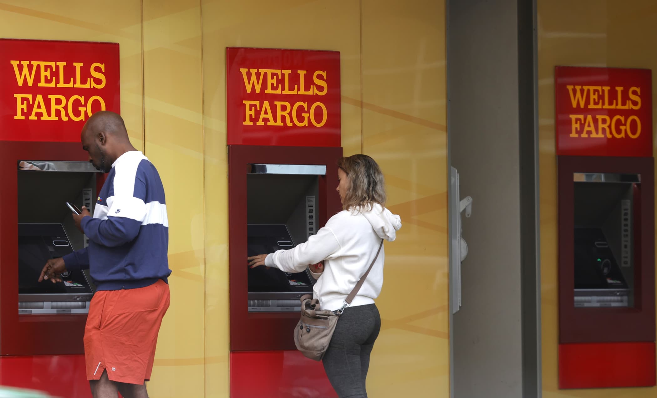 Wells Fargo held bogus interviews with minority candidates for jobs already filled: New York Times