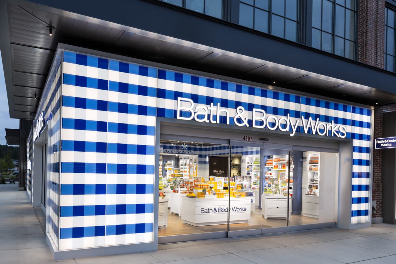 Bath & Body Works shares tumble as retailer cuts profit outlook due