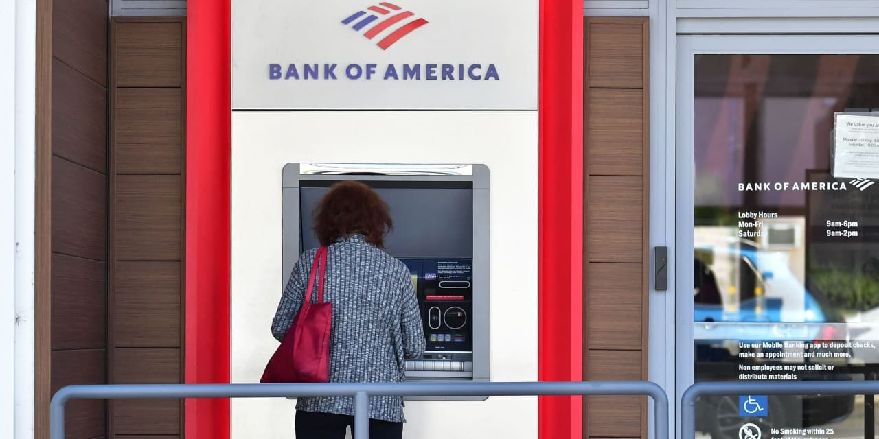 Bank of America s overdraft fees fall 90 under new policy