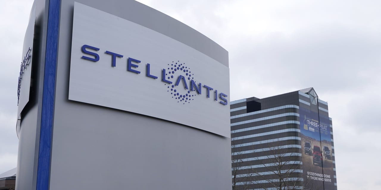 #Dow Jones Newswires: Stellantis Q3 revenue hits 42.1 billion euros on higher volumes and strong pricing