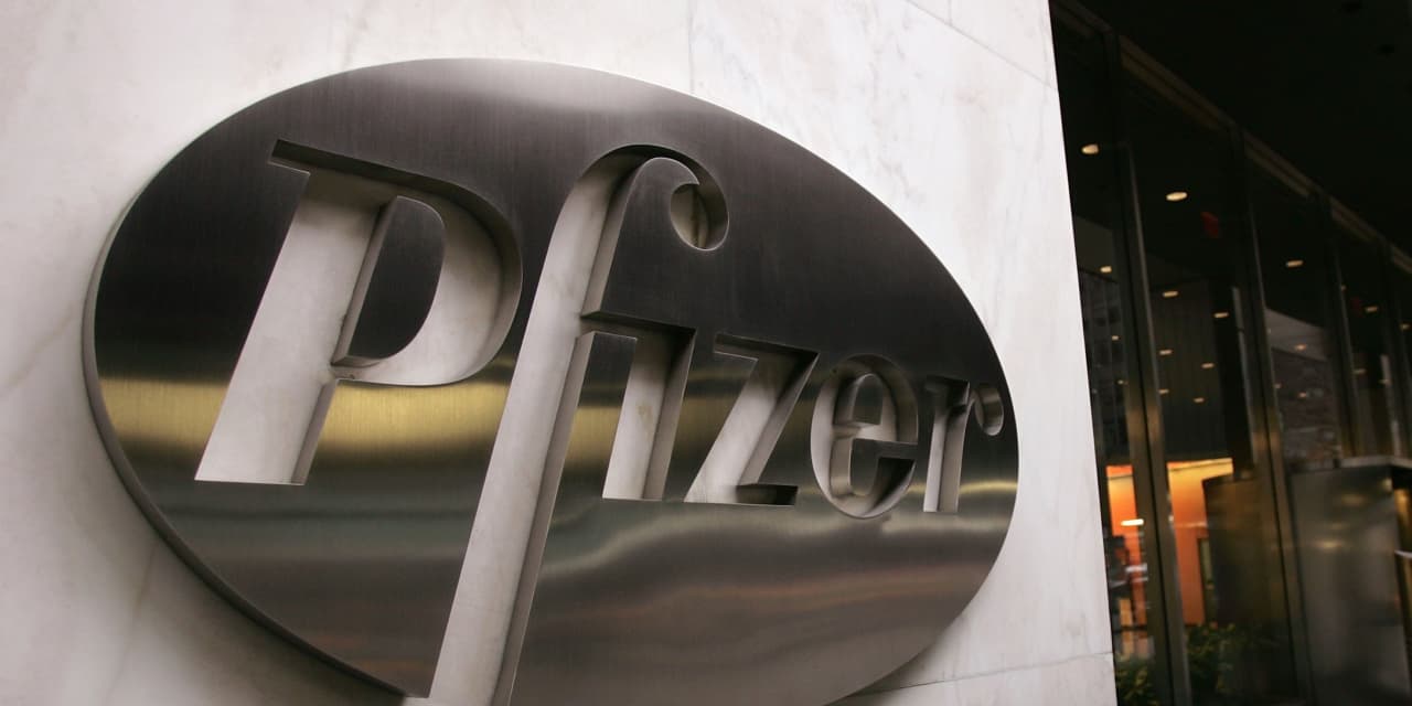 : FDA advisers vote in favor of Pfizer’s maternal RSV vaccine