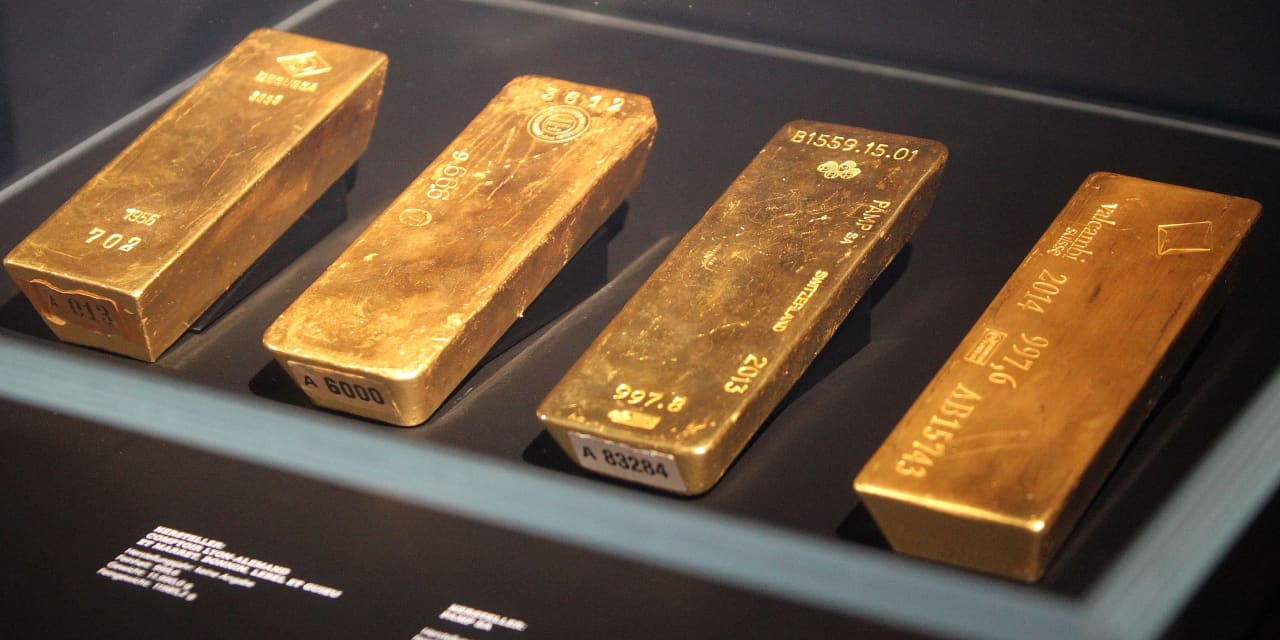 #Metals Stocks: Gold ends higher Friday, books strong weekly gain as investors head for havens after hot U.S. inflation report