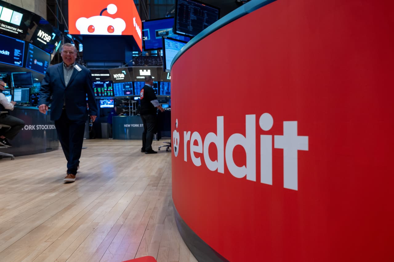 Reddit’s stock upgraded as analyst says Google Search fears are overblown