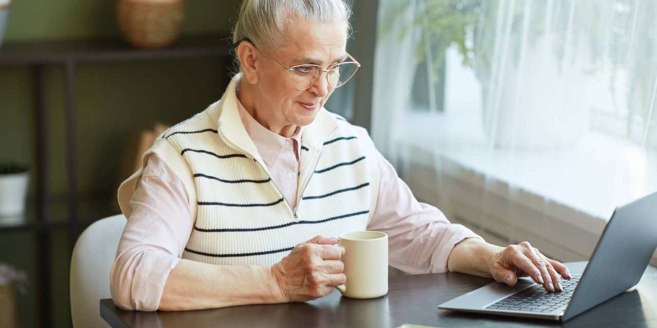 A guide for new entrepreneurs on marketing your startup with social media