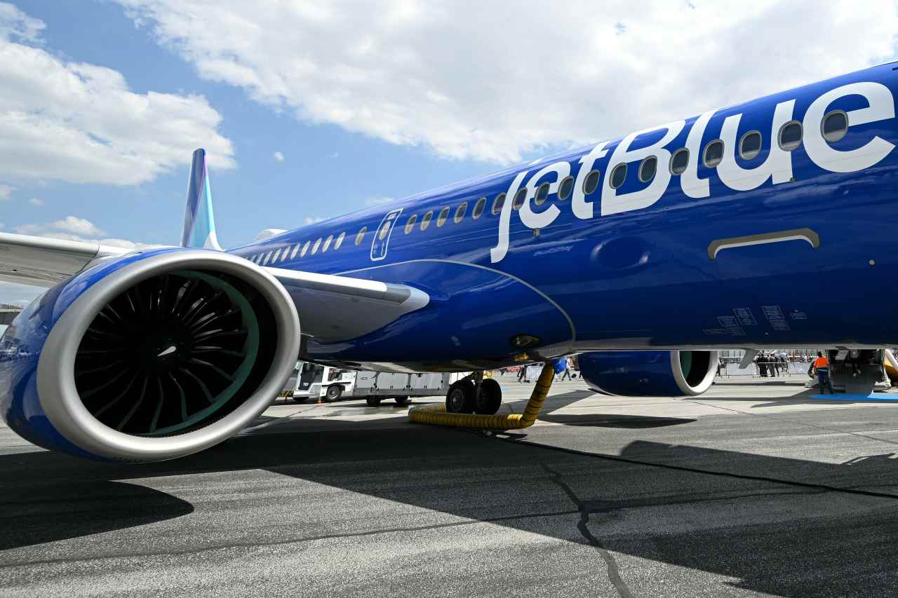 JetBlue’s stock is losing altitude as a travel slowdown clouds the outlook