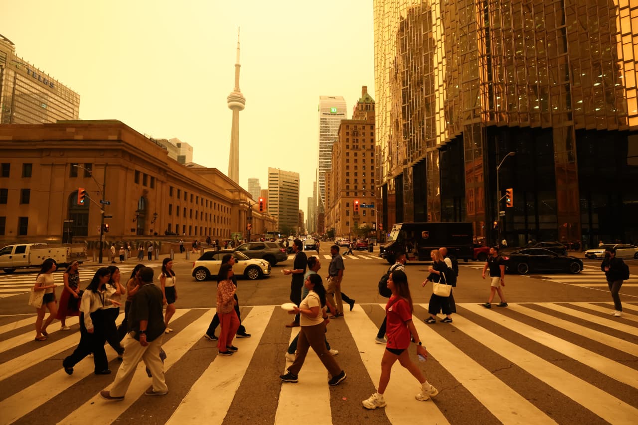 These cities are blanketed with wildfire smoke. Here's what to know about bad air quality.