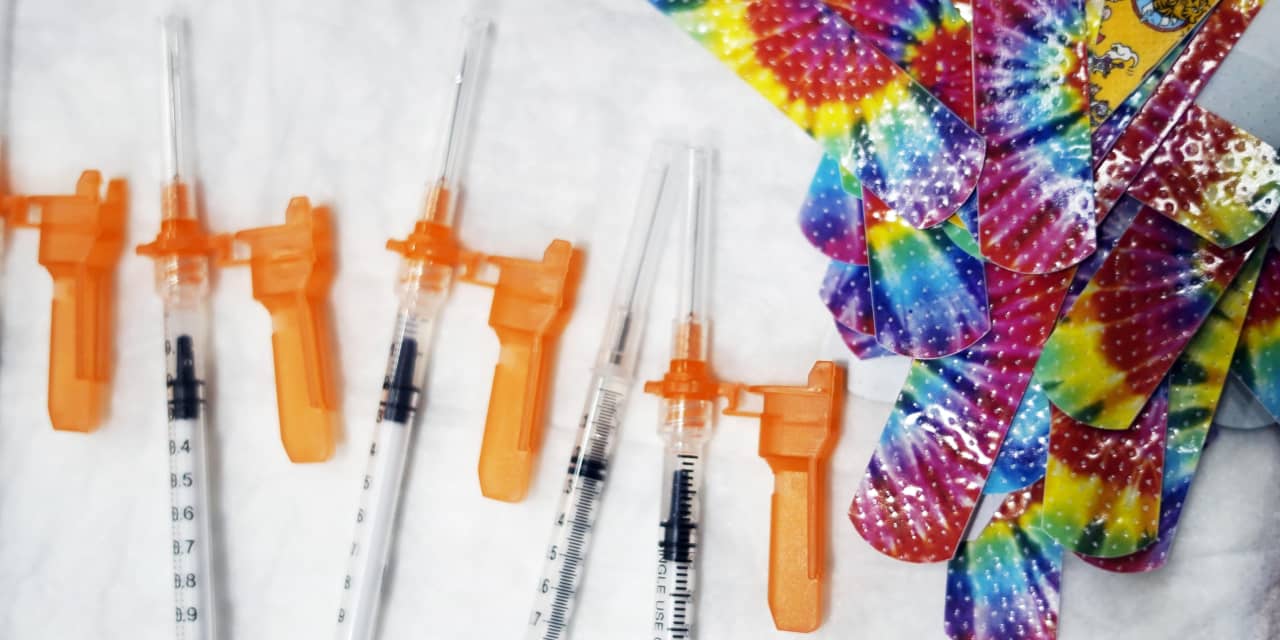 Official U.S. tally of new cases may be declining, but at-home testing obscures data; Novavax opens trial of vaccine for very young children