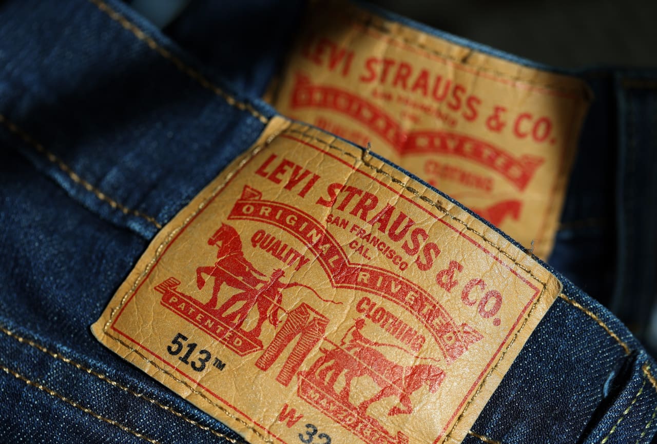 Levis stock deals news