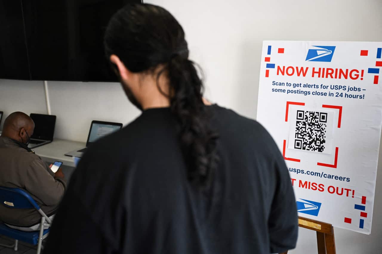 Job openings rise in middle of trade wars, but businesses are slow to hire