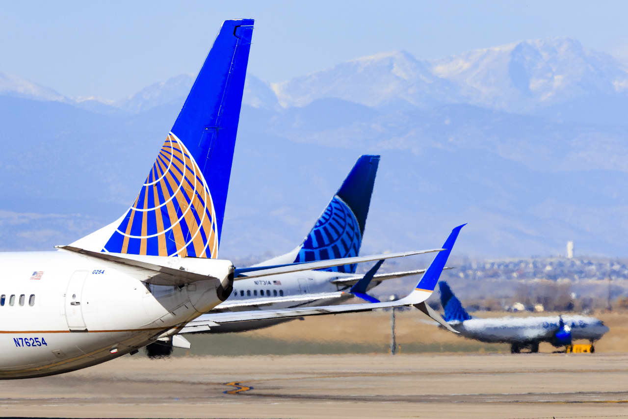 United Airlines’ best loyalty perks will soon be reserved for its cardholders. Is the card worth it?