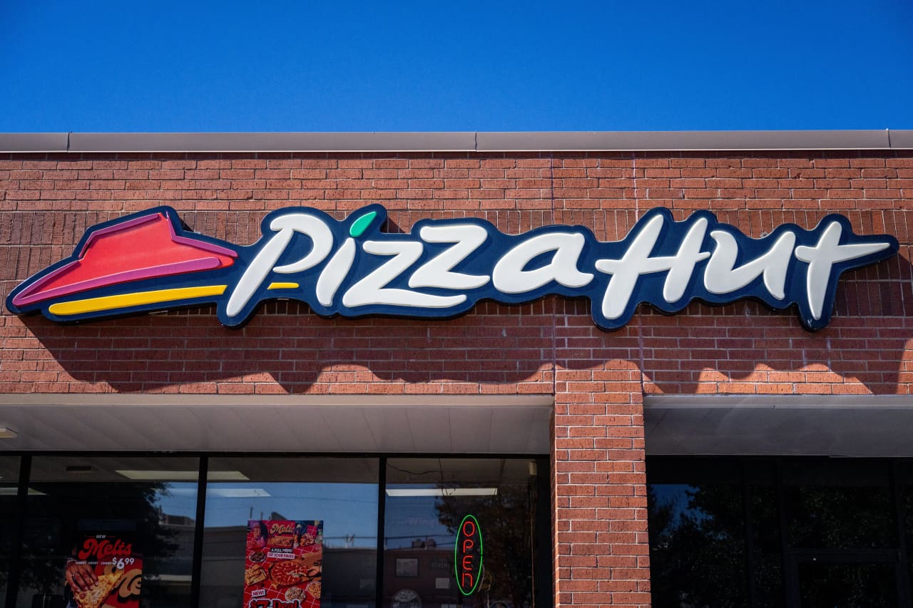 Yum Brands’ earnings fall short of estimates as Pizza Hut parent says consumers are still pressured