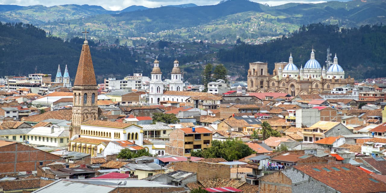 #Where Should I Retire?: This Ecuadorean city in the Andes has perfect weather — and you can retire there for as little as $1,500 a month