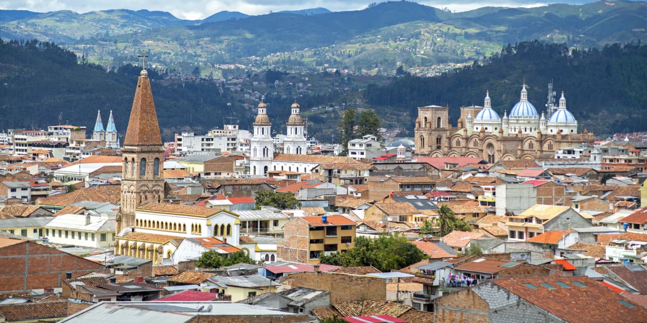 Esta ciudad ecuatoriana en los Andes tiene un clima perfecto, y puedes jubilarte allí por tan solo $1500 al mes