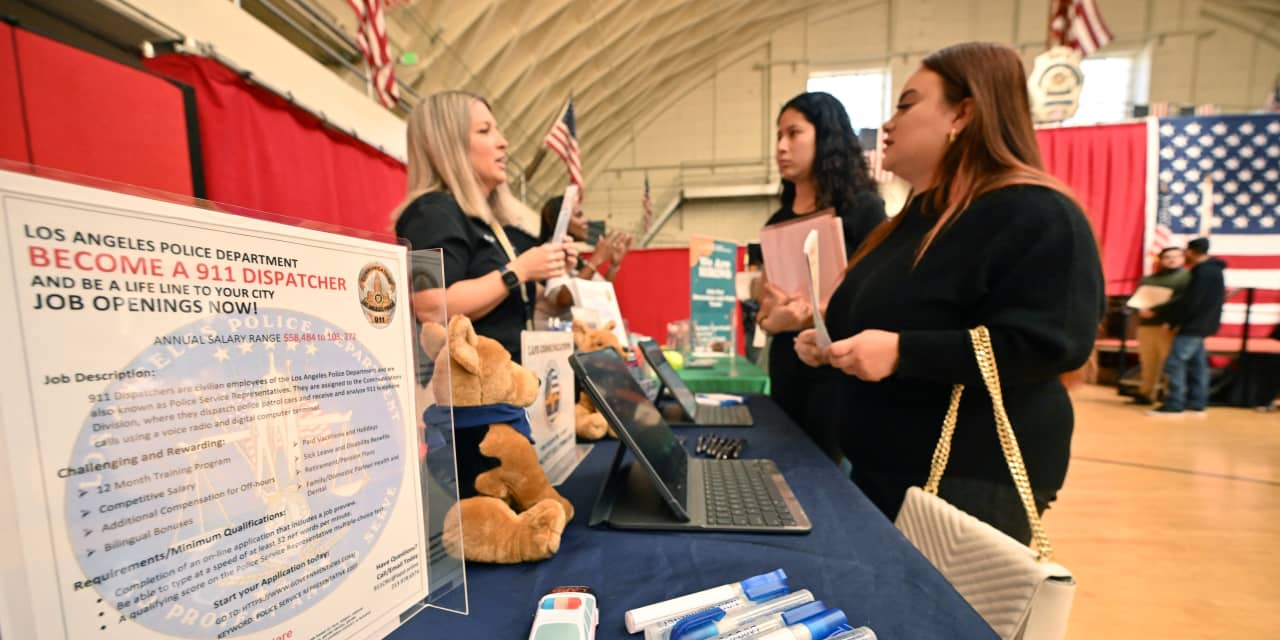 Jobless claims drop to nearly three-month low of 202,000 - Vimarsana News