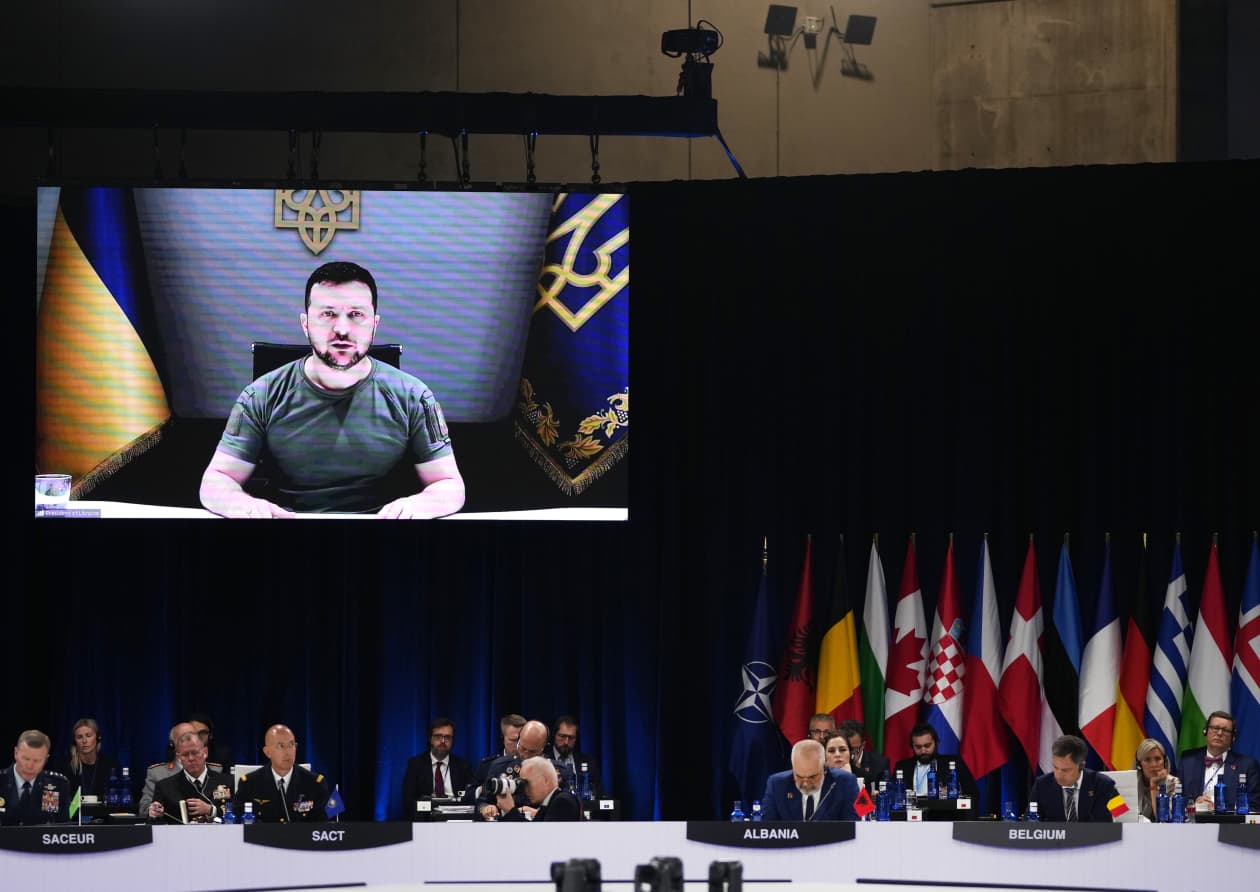 Zelensky tells NATO it’s not doing enough to stop Russia, even as Biden ...