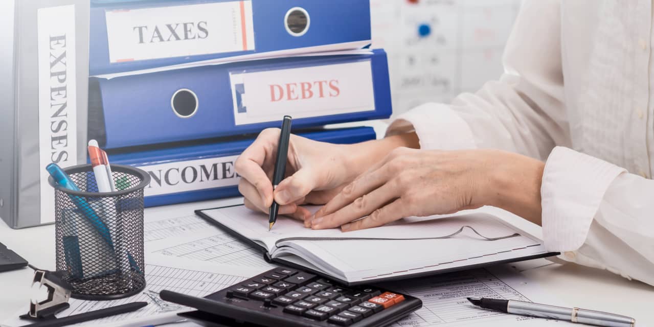 #The Advicer: I started the year with .85M but ‘have watched my accounts drop 20%.’ When I asked about it, I got ‘unsatisfactory’ answers from my financial adviser. That said, he ‘by and large has done well for me.’ What’s my move?