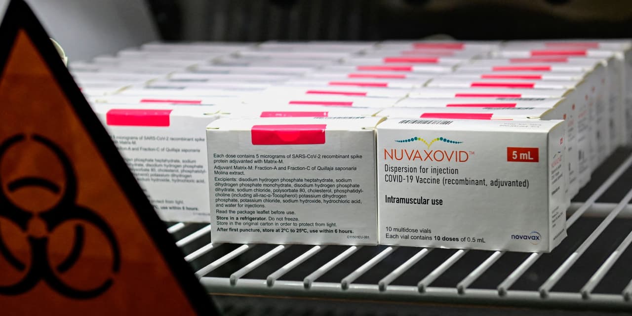 Novavax halbiert Umsatzprognose, Aktien stürzen um 34 % ab