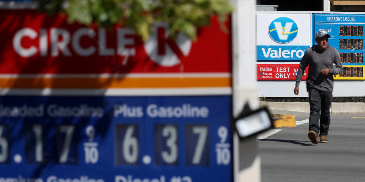 #: Believe it or not, gas prices have been edging down this Fourth of July — here’s why