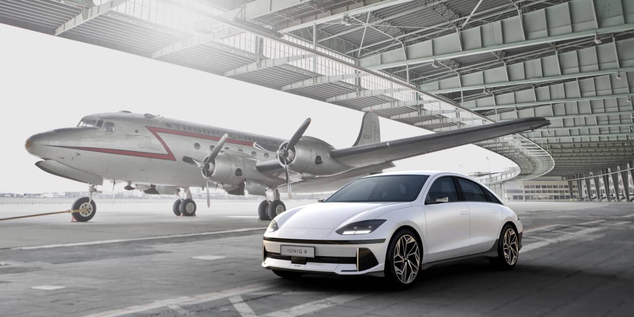 Kelley Blue Book: The 2023 Hyundai Ioniq 6: What’s it like to drive, and when can you get one?