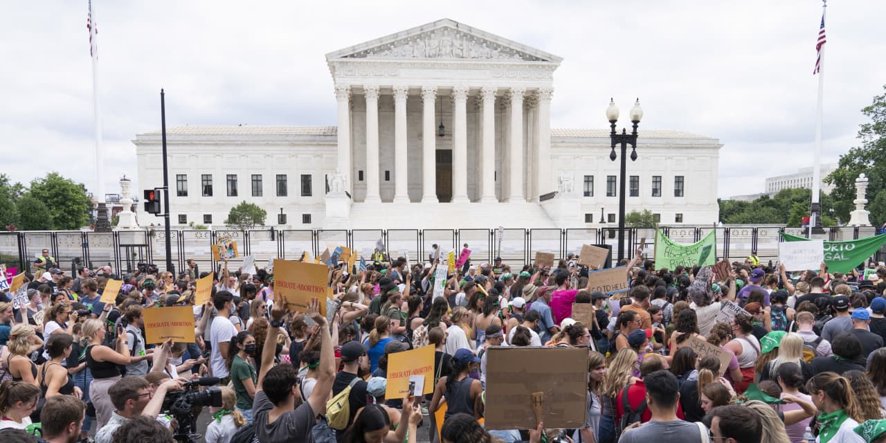 #The Wall Street Journal: Supreme Court investigators narrowing suspects in leak of Alito draft of decision overturning Roe v. Wade