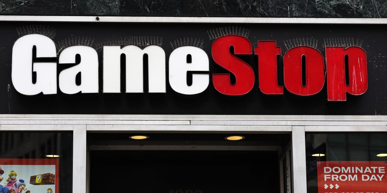 GameStop reports worse-than-expected quarterly loss, revenue decline