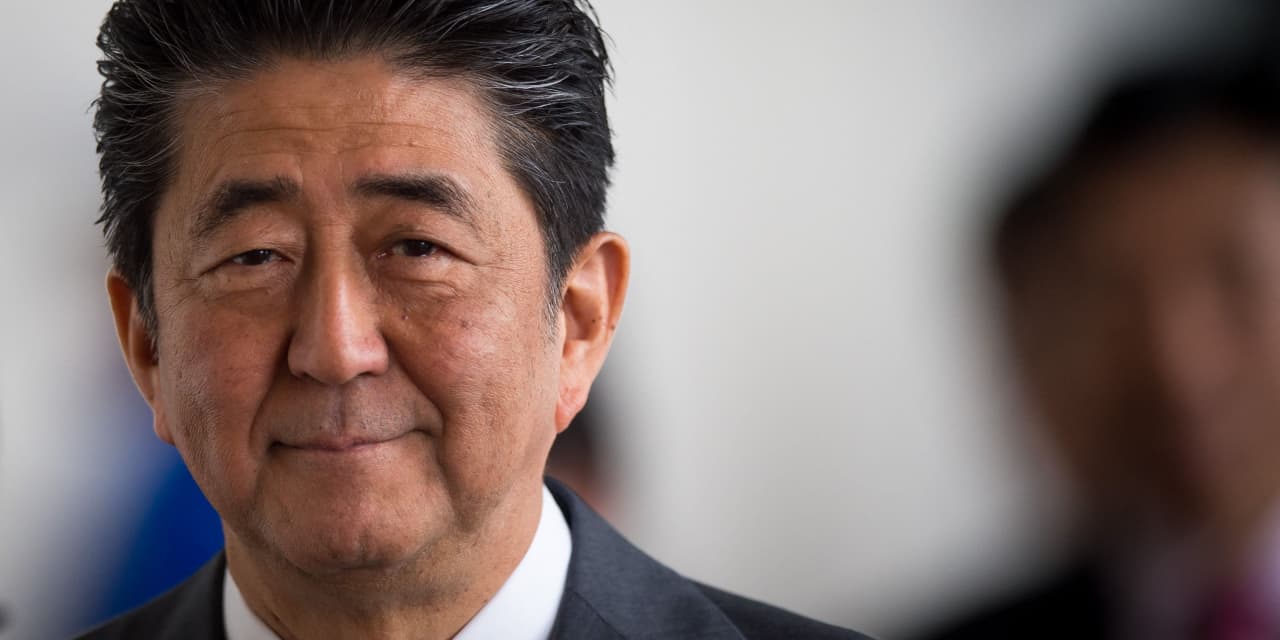 Facebook, Twitter ‘working to remove’ videos of Shinzo Abe assassination from pl..