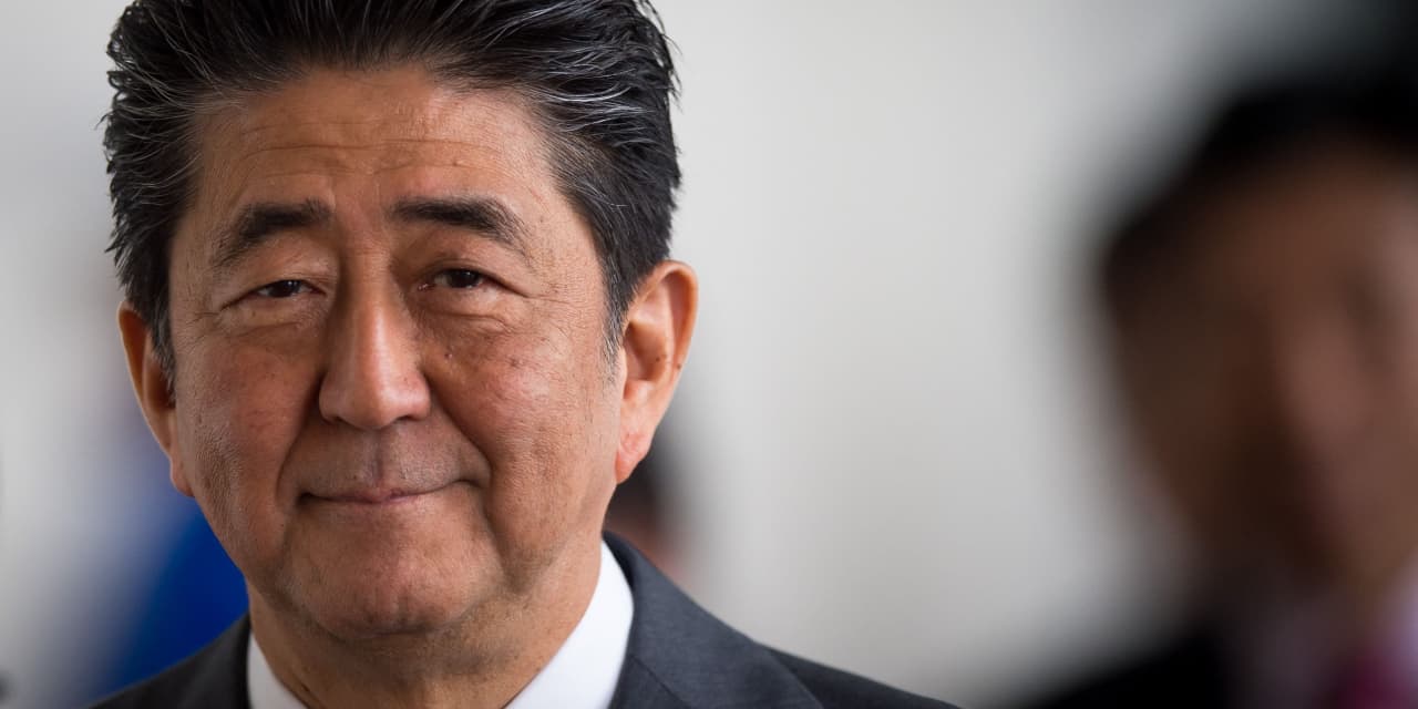 Facebook, Twitter ‘working to remove’ videos of Shinzo Abe assassination from pl..